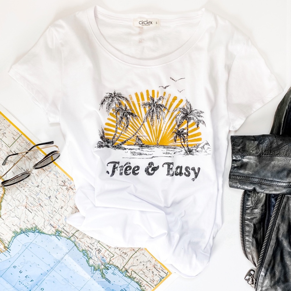 NWT Circlex Free & Easy Graphic Print White Tee